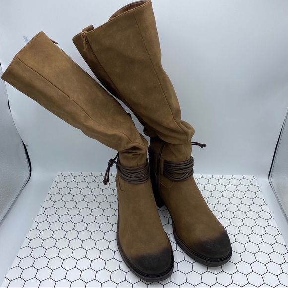 Madeline two tone tan and brown boots size 7.5 - Picture 3 of 7